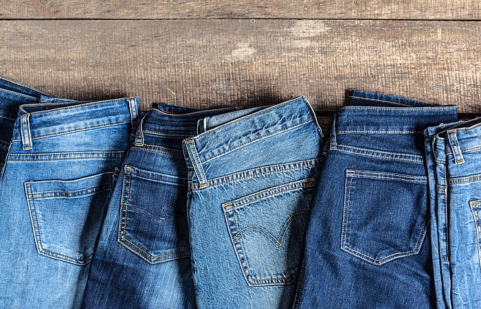Fibras de poliéster para confecção de tecidos planos para jeans